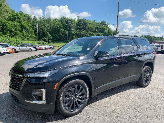 2022 Chevrolet Traverse Vehicle Photo in MOON TOWNSHIP, PA 15108-2571