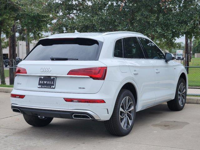 2024 Audi Q5 Vehicle Photo in HOUSTON, TX 77090