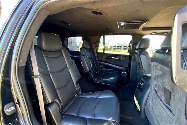 2020 Cadillac Escalade Vehicle Photo in KANSAS CITY, MO 64114-4545