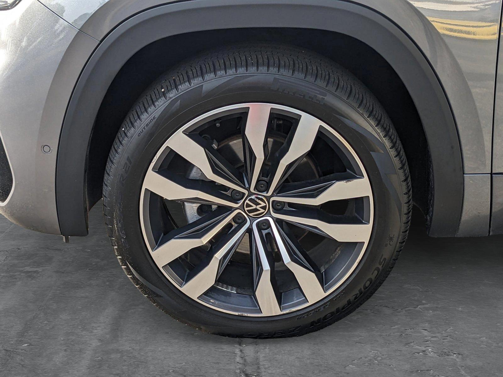 2022 Volkswagen Atlas Vehicle Photo in GREENACRES, FL 33463-3207