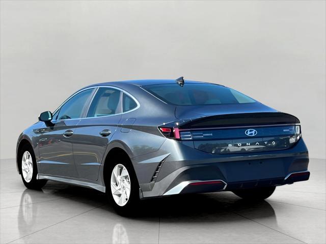 2025 Hyundai SONATA Vehicle Photo in Green Bay, WI 54304