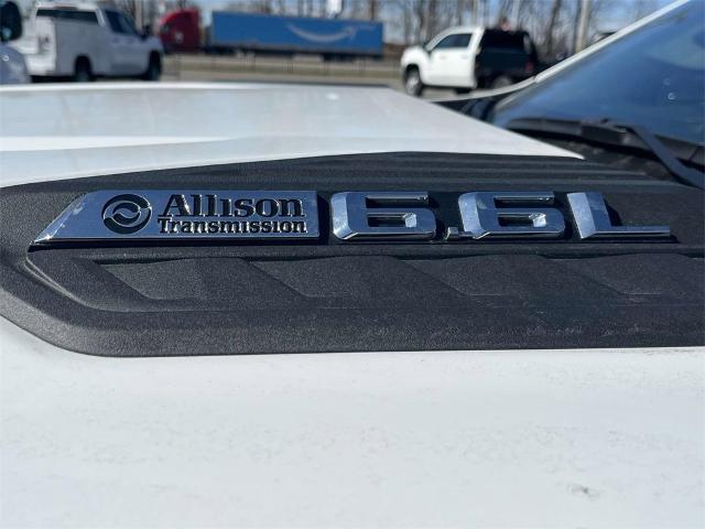 2025 Chevrolet Silverado 3500 HD Chassis Cab Vehicle Photo in ALCOA, TN 37701-3235