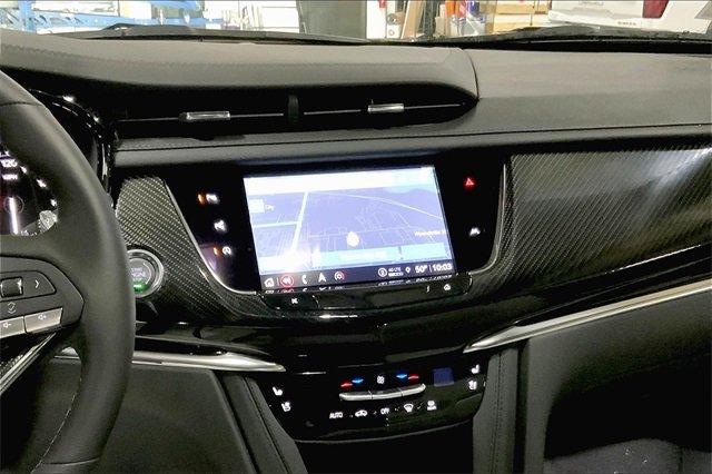 2025 Cadillac XT6 Vehicle Photo in KANSAS CITY, MO 64114-4545