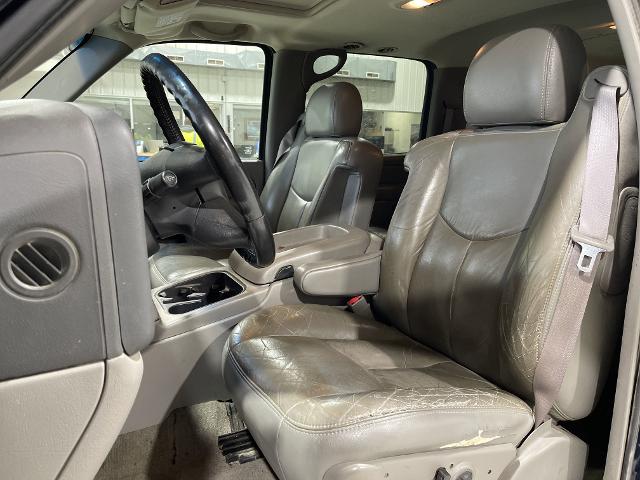 Used 2004 Chevrolet Suburban LS with VIN 1GNFK16ZX4J151113 for sale in Huron, SD
