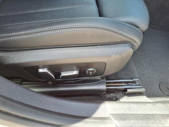 2024 BMW 330e Vehicle Photo in Tampa, FL 33612