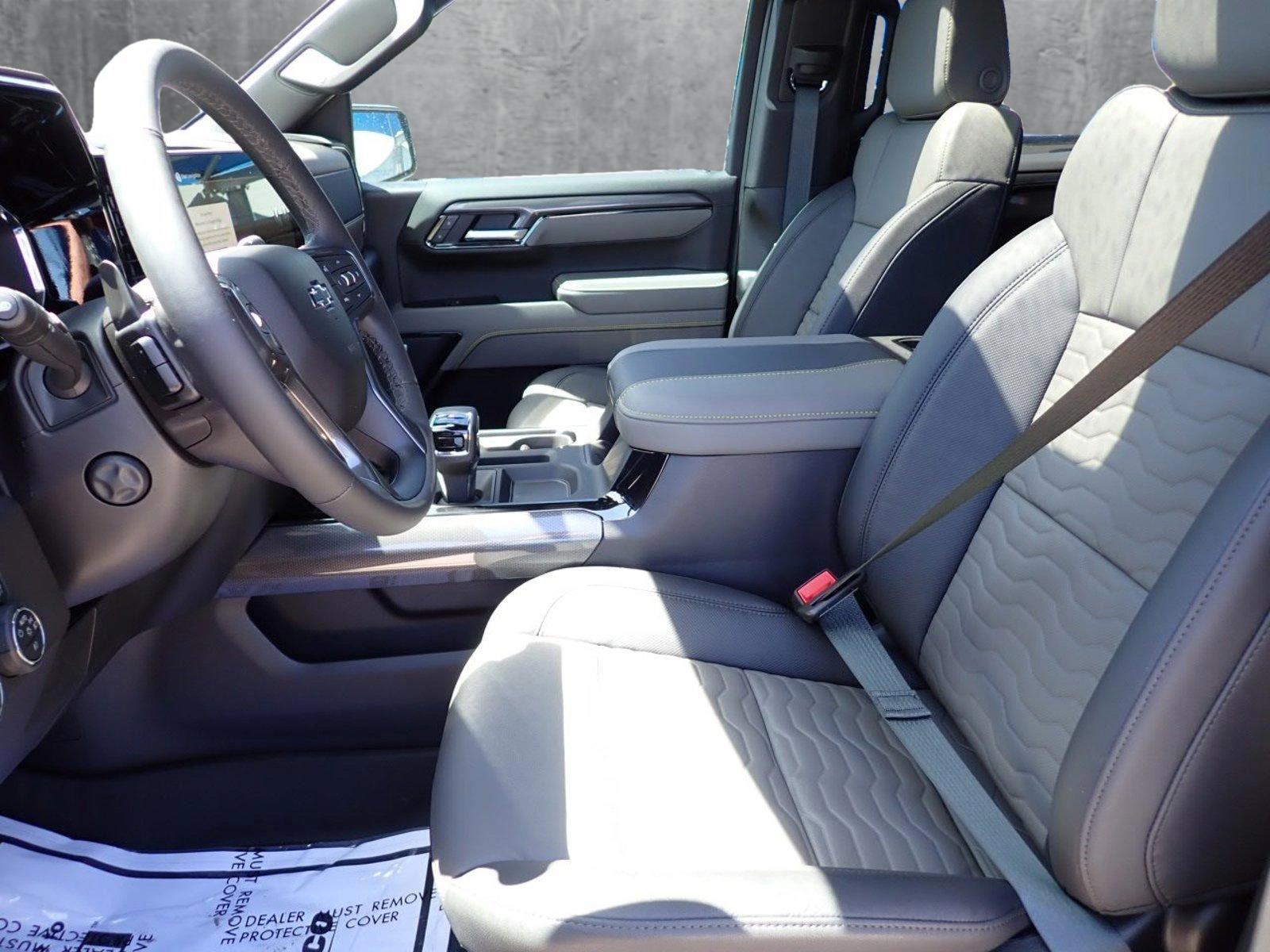 2025 Chevrolet Silverado 1500 Vehicle Photo in DENVER, CO 80221-3610