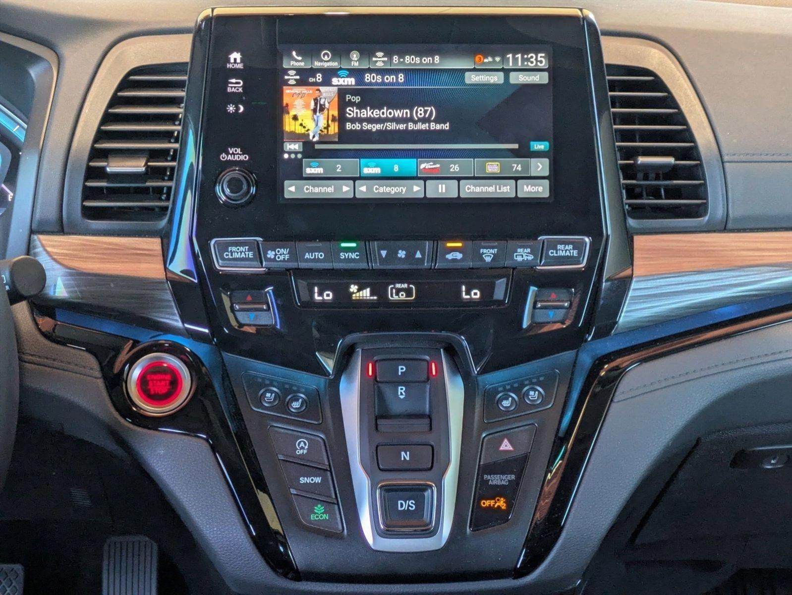 2024 Honda Odyssey Vehicle Photo in Valencia, CA 91355-1794