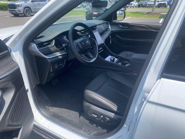 2025 Jeep Grand Cherokee L Vehicle Photo in Doylsetown, PA 18901
