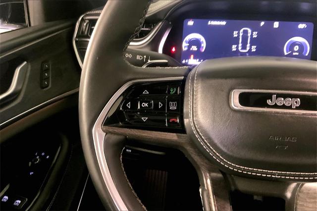 2023 Jeep Grand Cherokee L Vehicle Photo in Lees Summit, MO 64086