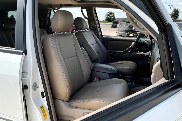 2006 Toyota Sequoia Vehicle Photo in Grapevine, TX 76051