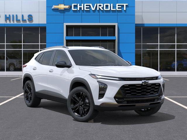 2025 Chevrolet Trax Vehicle Photo in Roslyn, NY 11576