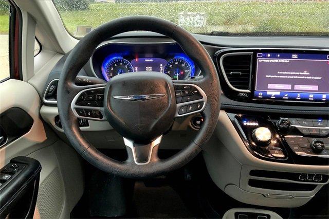 2021 Chrysler Pacifica Vehicle Photo in TOPEKA, KS 66609-0000