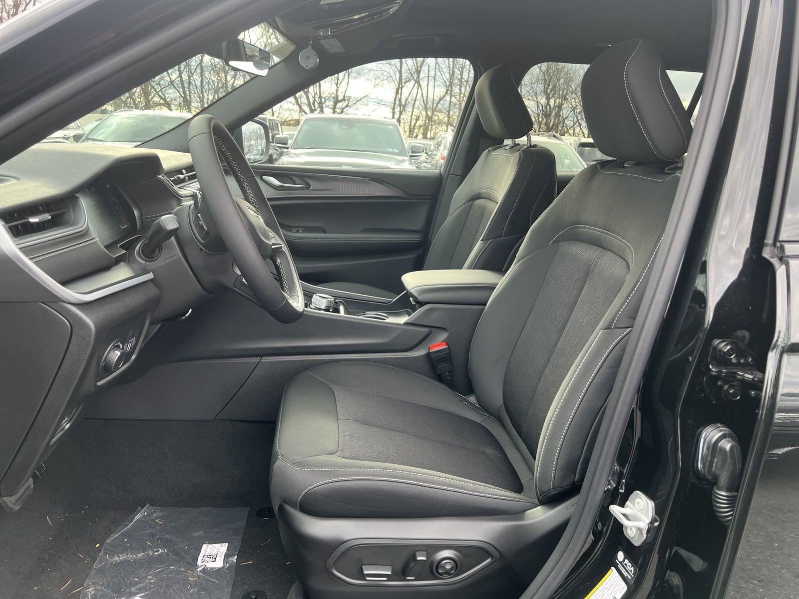 2025 Jeep Grand Cherokee L Vehicle Photo in Mechanicsburg, PA 17050-1707