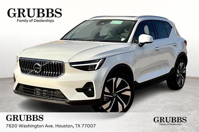 2025 Volvo XC40 Vehicle Photo in Houston, TX 77007