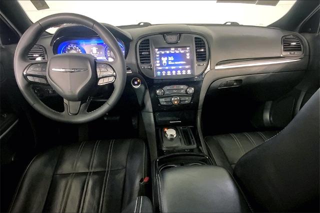2023 Chrysler 300 Vehicle Photo in Lees Summit, MO 64086