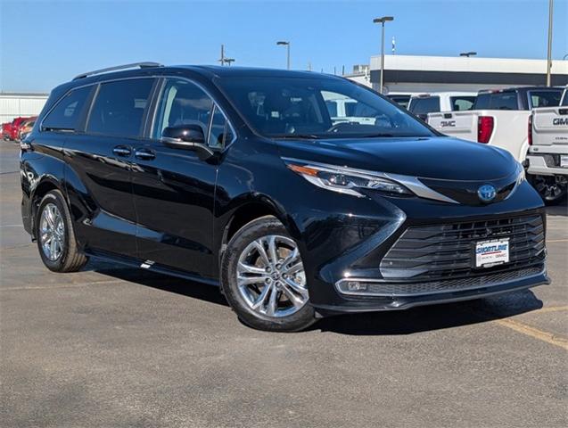 2023 Toyota Sienna Vehicle Photo in AURORA, CO 80012-4011