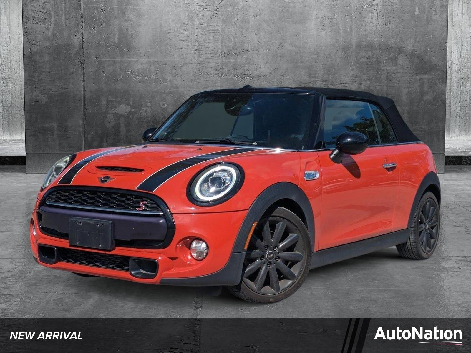 2019 MINI Convertible Vehicle Photo in GREENACRES, FL 33463-3207