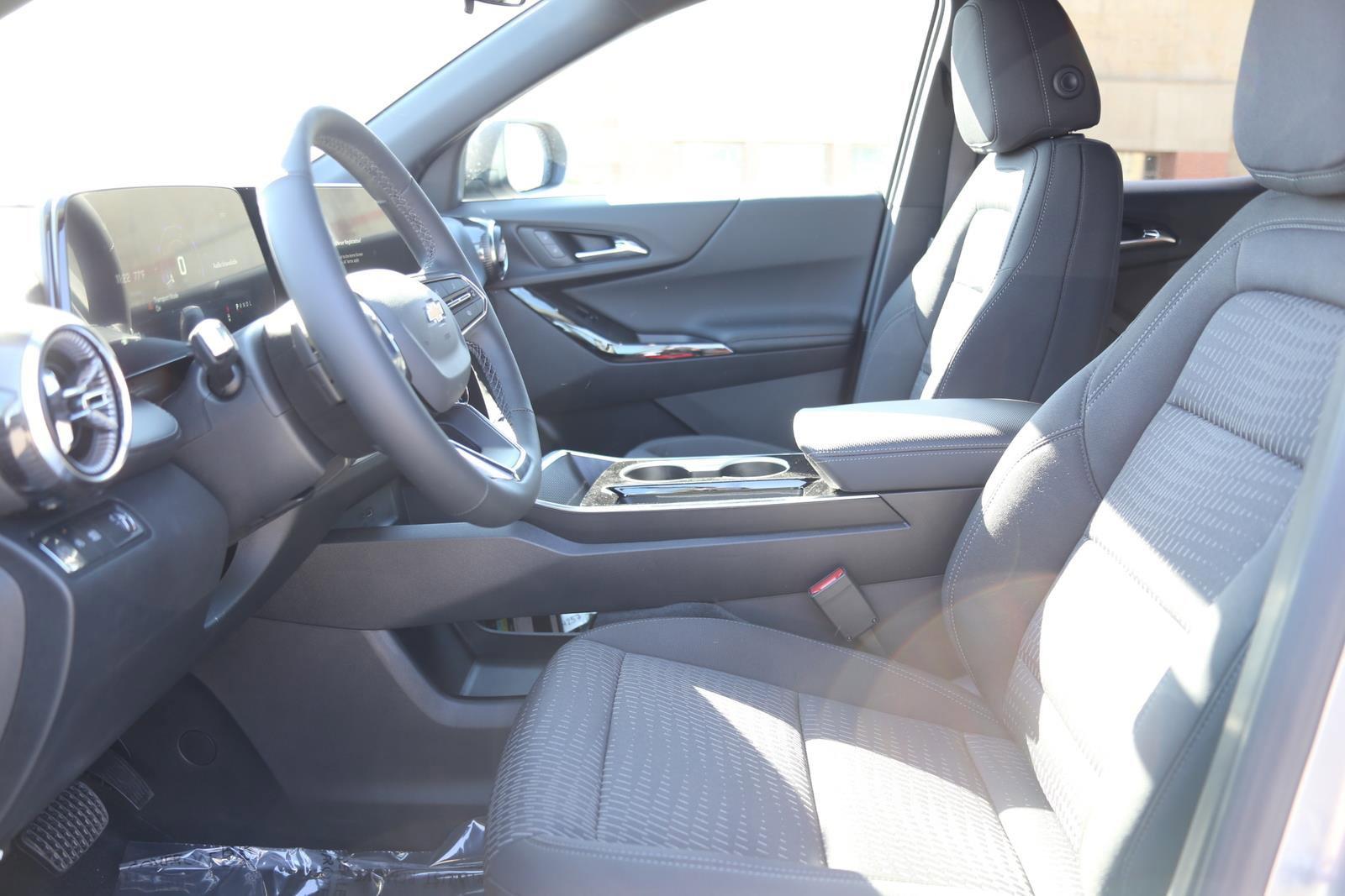 2025 Chevrolet Equinox Vehicle Photo in LOS ANGELES, CA 90007-3794