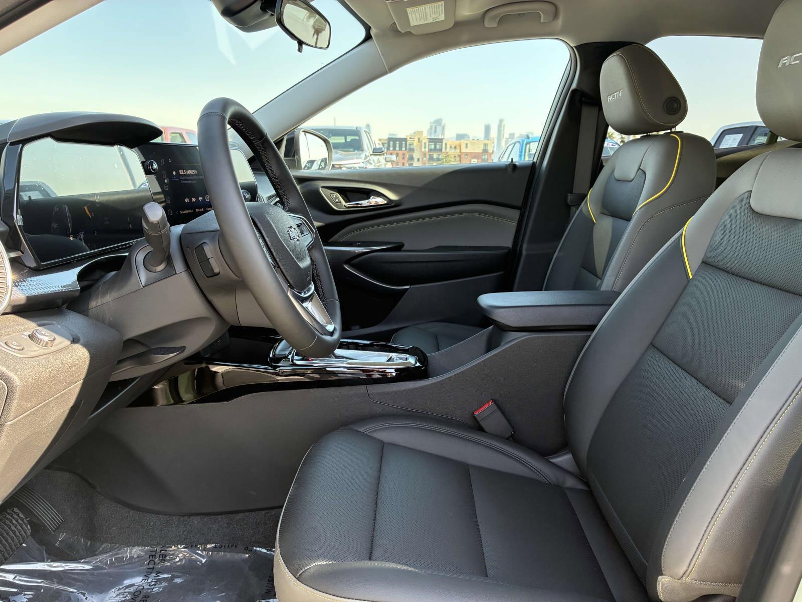 2025 Chevrolet Trax Vehicle Photo in LOS ANGELES, CA 90007-3794