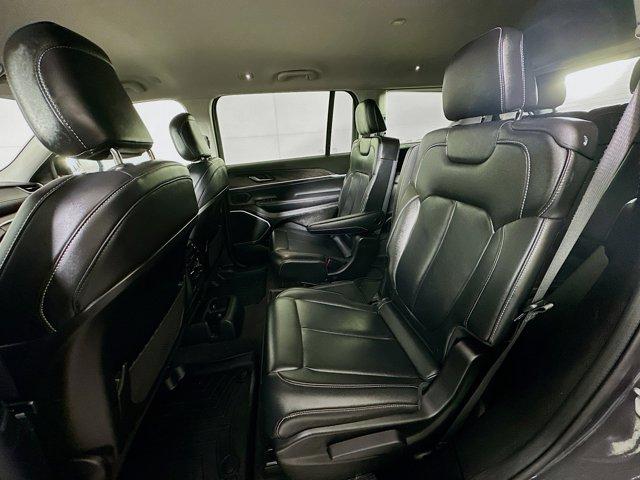 2022 Jeep Grand Cherokee L Vehicle Photo in Doylsetown, PA 18901