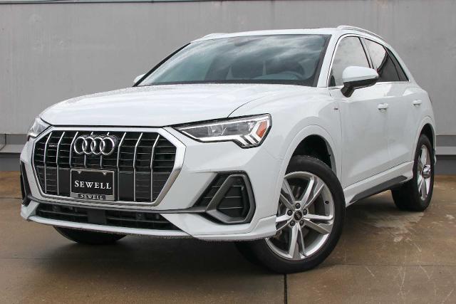2024 Audi Q3 Vehicle Photo in SUGAR LAND, TX 77478