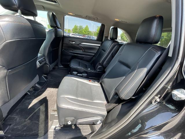 2019 Toyota Highlander Vehicle Photo in BENTONVILLE, AR 72712-4322