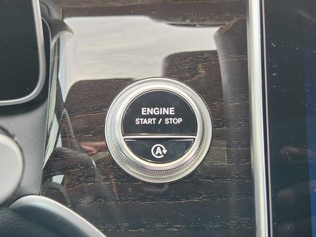 2025 Mercedes-Benz GLC Vehicle Photo in HOUSTON, TX 77079
