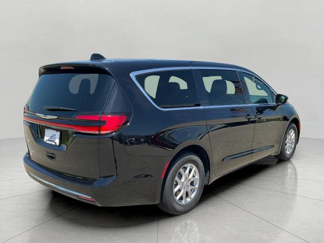 2025 Chrysler Pacifica Vehicle Photo in Kaukauna, WI 54130