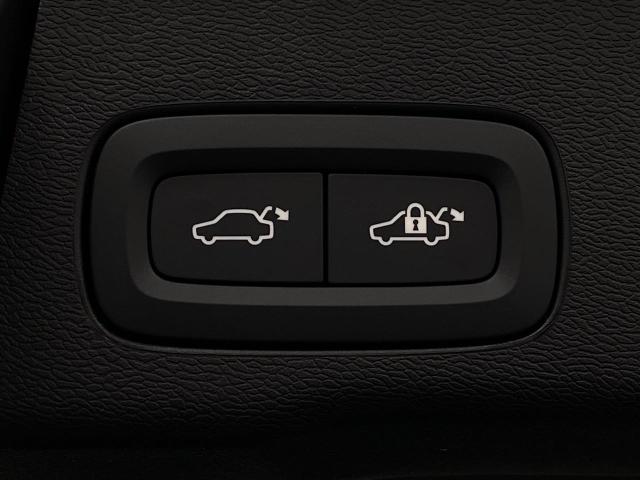 2026 Volvo XC60 Plug-In Hybrid Vehicle Photo in Appleton, WI 54913