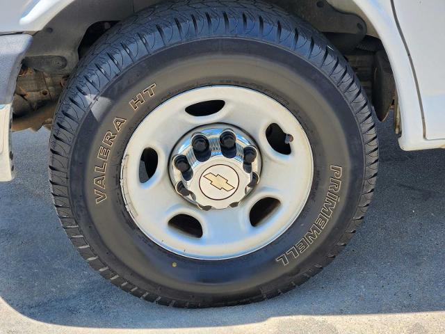 2015 Chevrolet Express Passenger Vehicle Photo in DENTON, TX 76210-9321