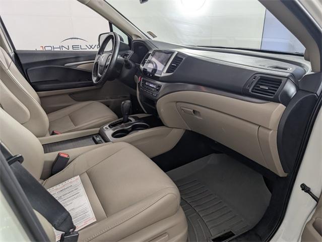 2016 Honda Pilot Vehicle Photo in ENGLEWOOD, CO 80113-6708