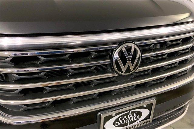 2024 Volkswagen Atlas Vehicle Photo in INDEPENDENCE, MO 64055-1314