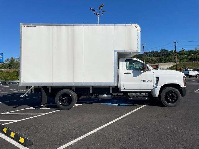 2022 Chevrolet Silverado 5500 HD Vehicle Photo in GARDNER, MA 01440-3110