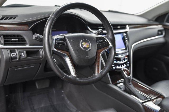 2013 Cadillac XTS Vehicle Photo in Akron, OH 44320