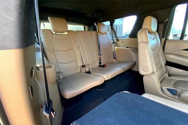 2019 Cadillac Escalade ESV Vehicle Photo in KANSAS CITY, MO 64114-4545