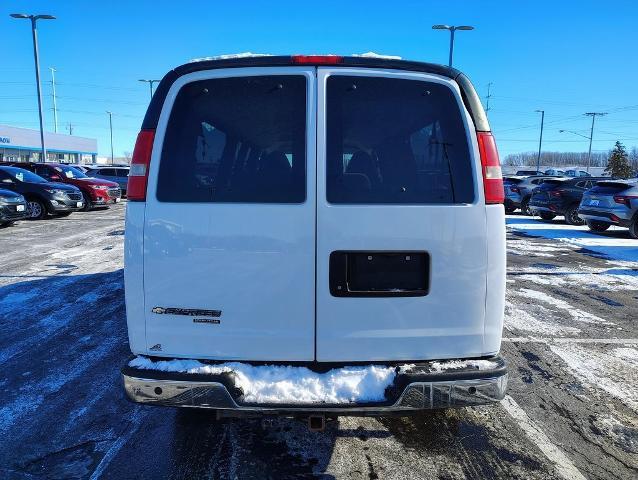 2015 Chevrolet Express Passenger 3500 Vehicle Photo in GREEN BAY, WI 54304-5303