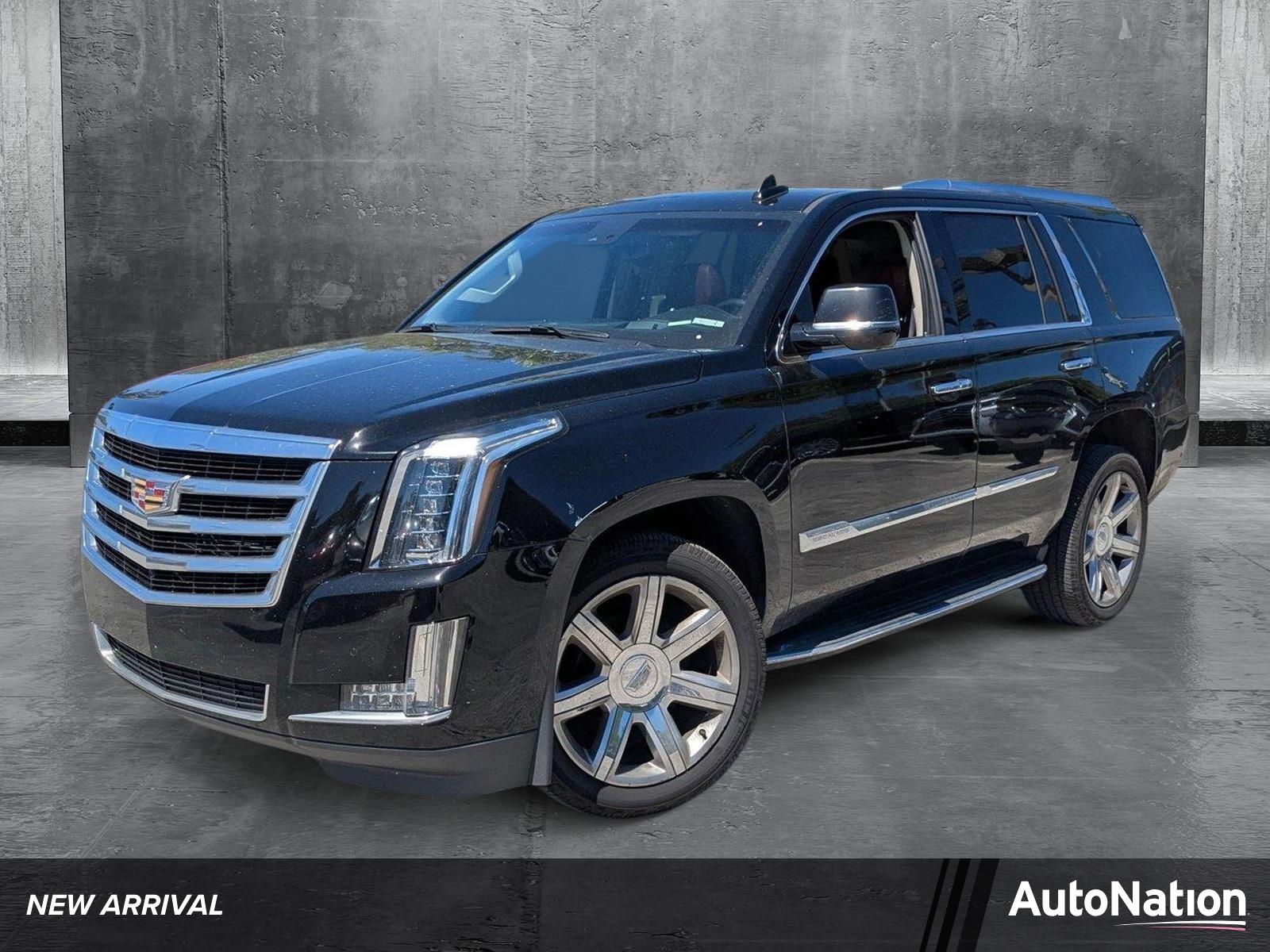 2017 Cadillac Escalade Vehicle Photo in PEMBROKE PINES, FL 33024-6534