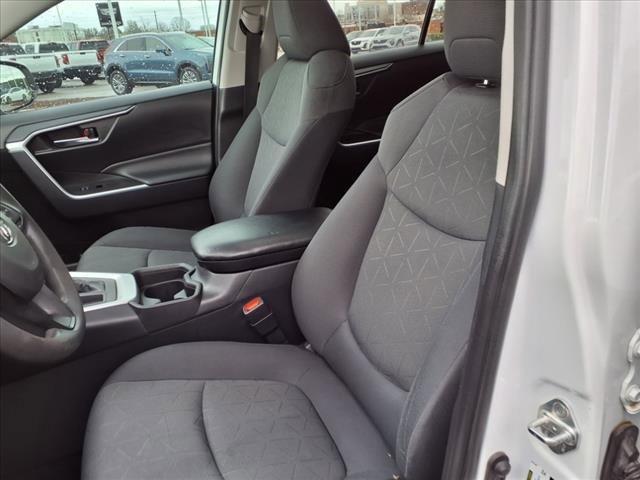 2019 Toyota RAV4 Vehicle Photo in HENDERSON, NC 27536-2966