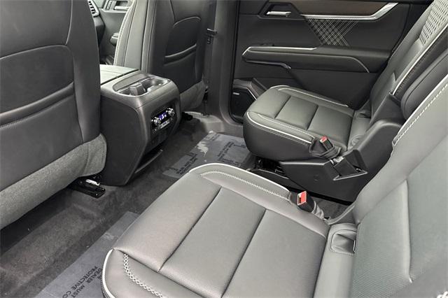 2025 GMC Acadia Vehicle Photo in ELK GROVE, CA 95757-8703