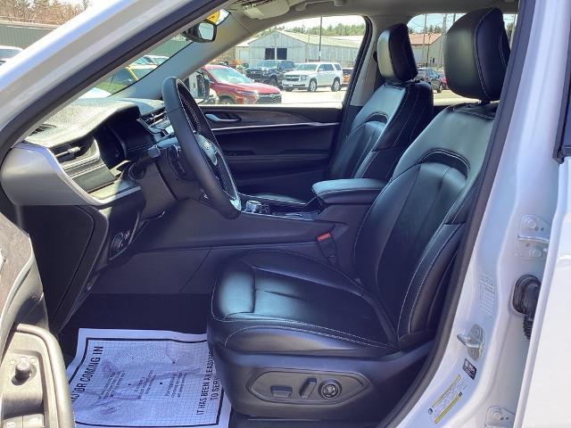 2023 Jeep Grand Cherokee L Vehicle Photo in Gardner, MA 01440