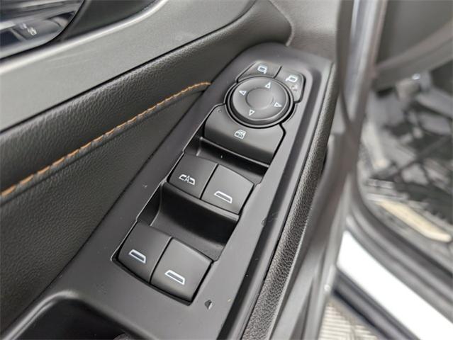 2021 Chevrolet Traverse Vehicle Photo in ENGLEWOOD, CO 80113-6708