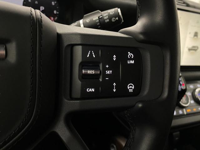 2024 Defender Vehicle Photo in Appleton, WI 54913