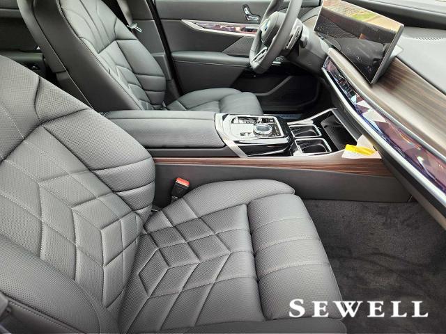 2025 BMW 760i xDrive Vehicle Photo in PLANO, TX 75024