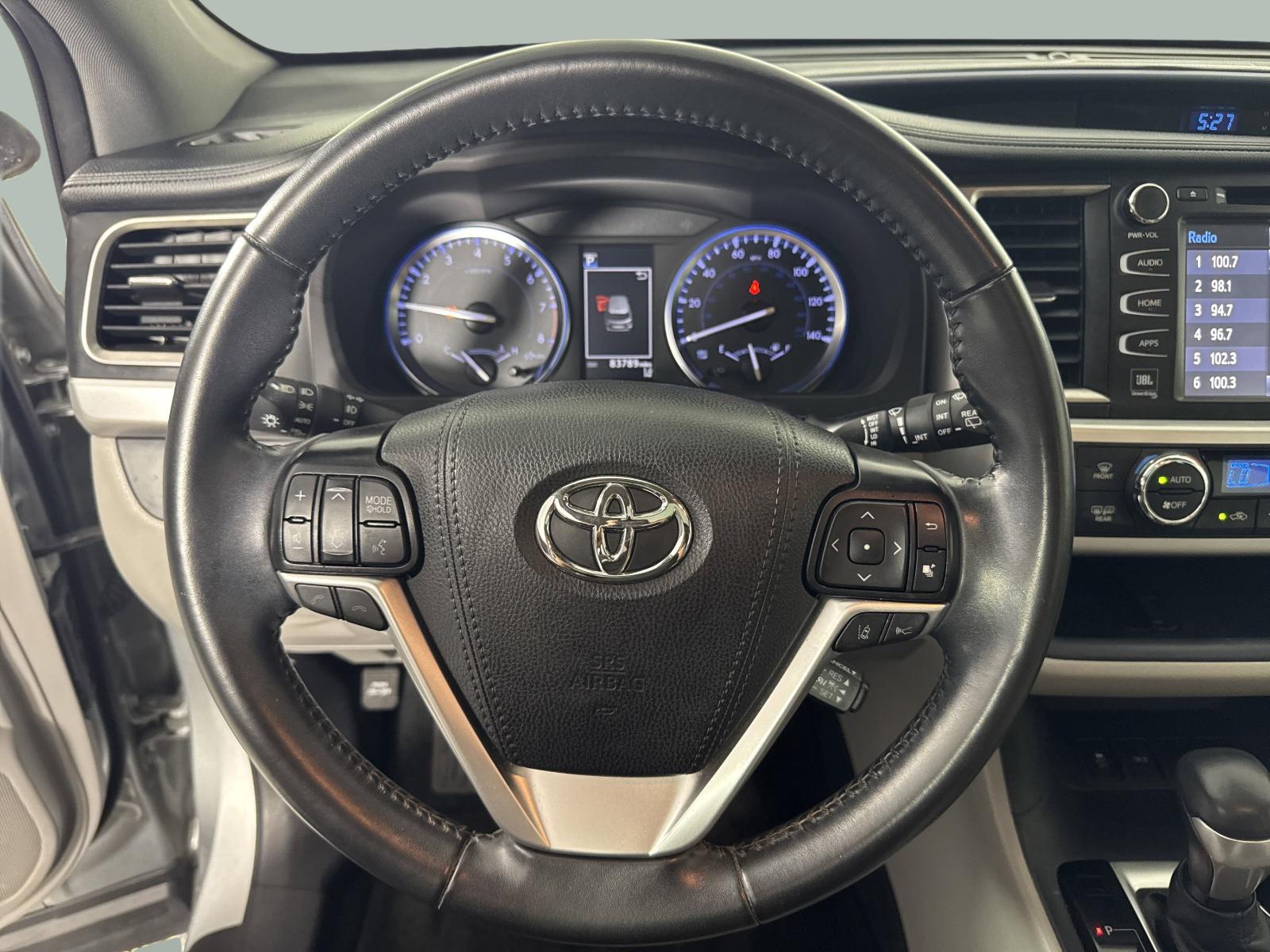 2019 Toyota Highlander Vehicle Photo in GEORGETOWN, TX 78626-7508
