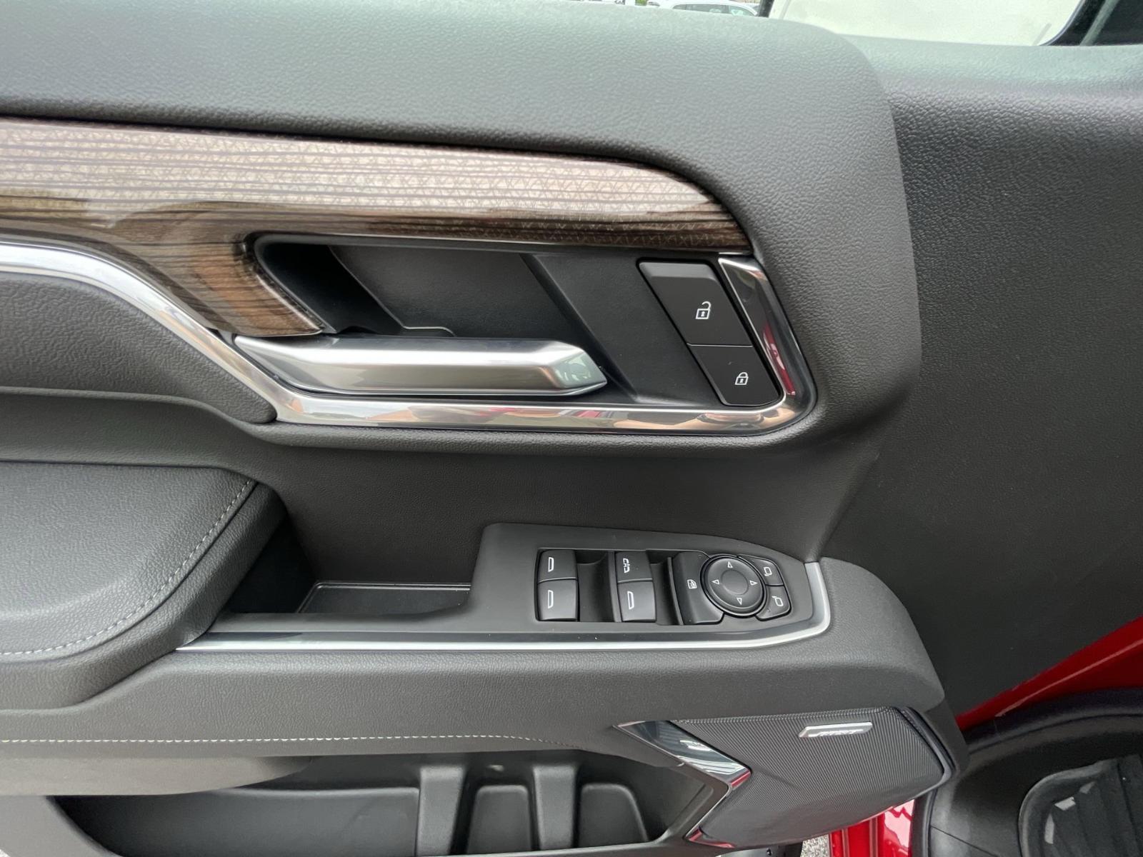 2025 Chevrolet Silverado 1500 Vehicle Photo in BENTONVILLE, AR 72712-4322