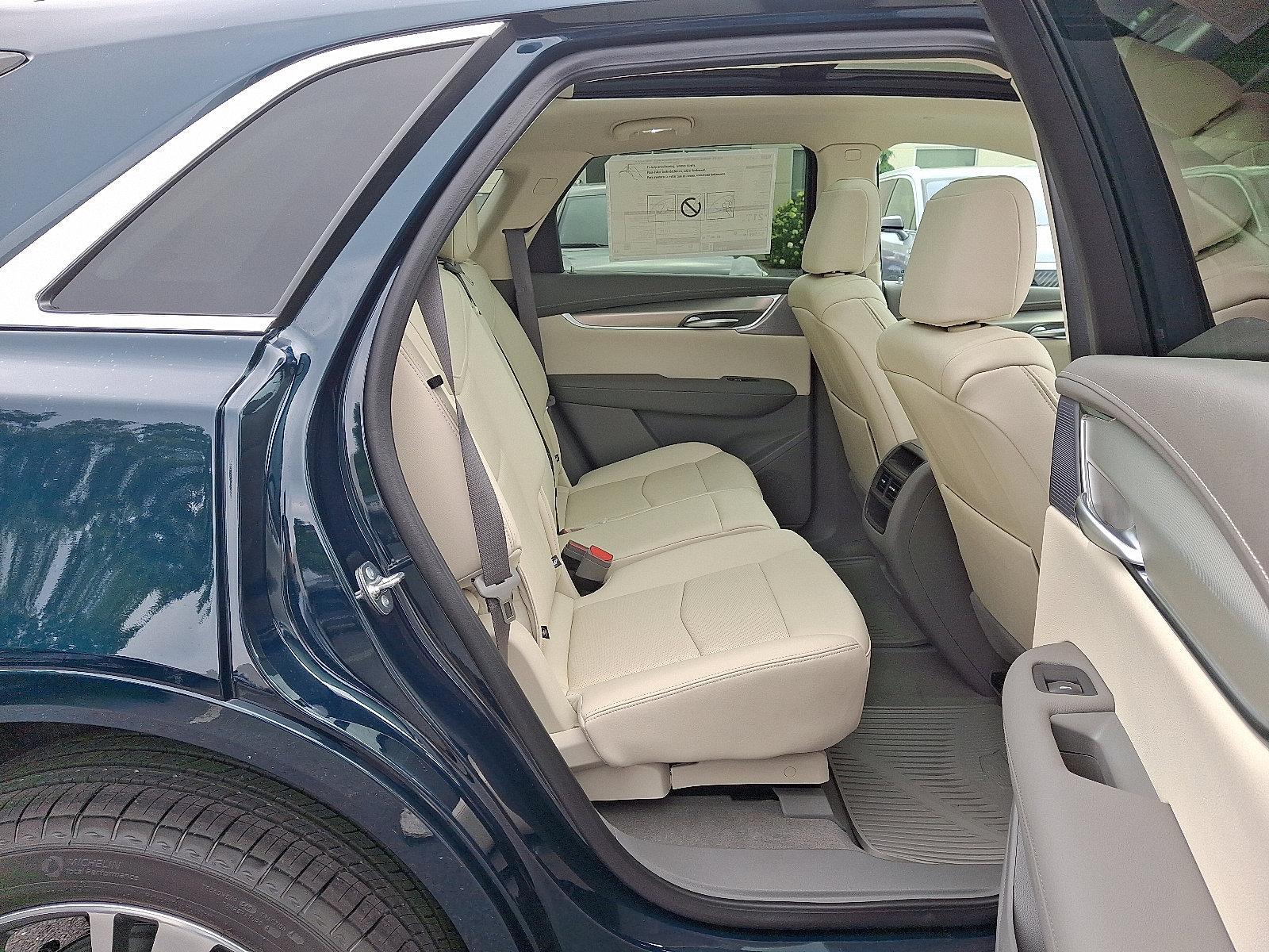 2025 Cadillac XT5 Vehicle Photo in BETHLEHEM, PA 18017-9401