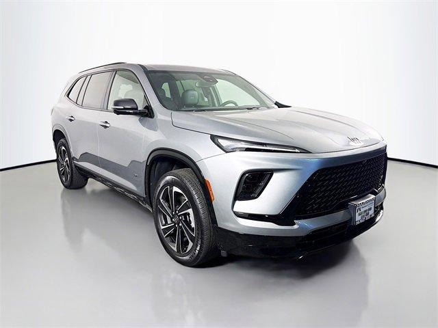 2025 Buick Enclave Vehicle Photo in PUYALLUP, WA 98371-4149
