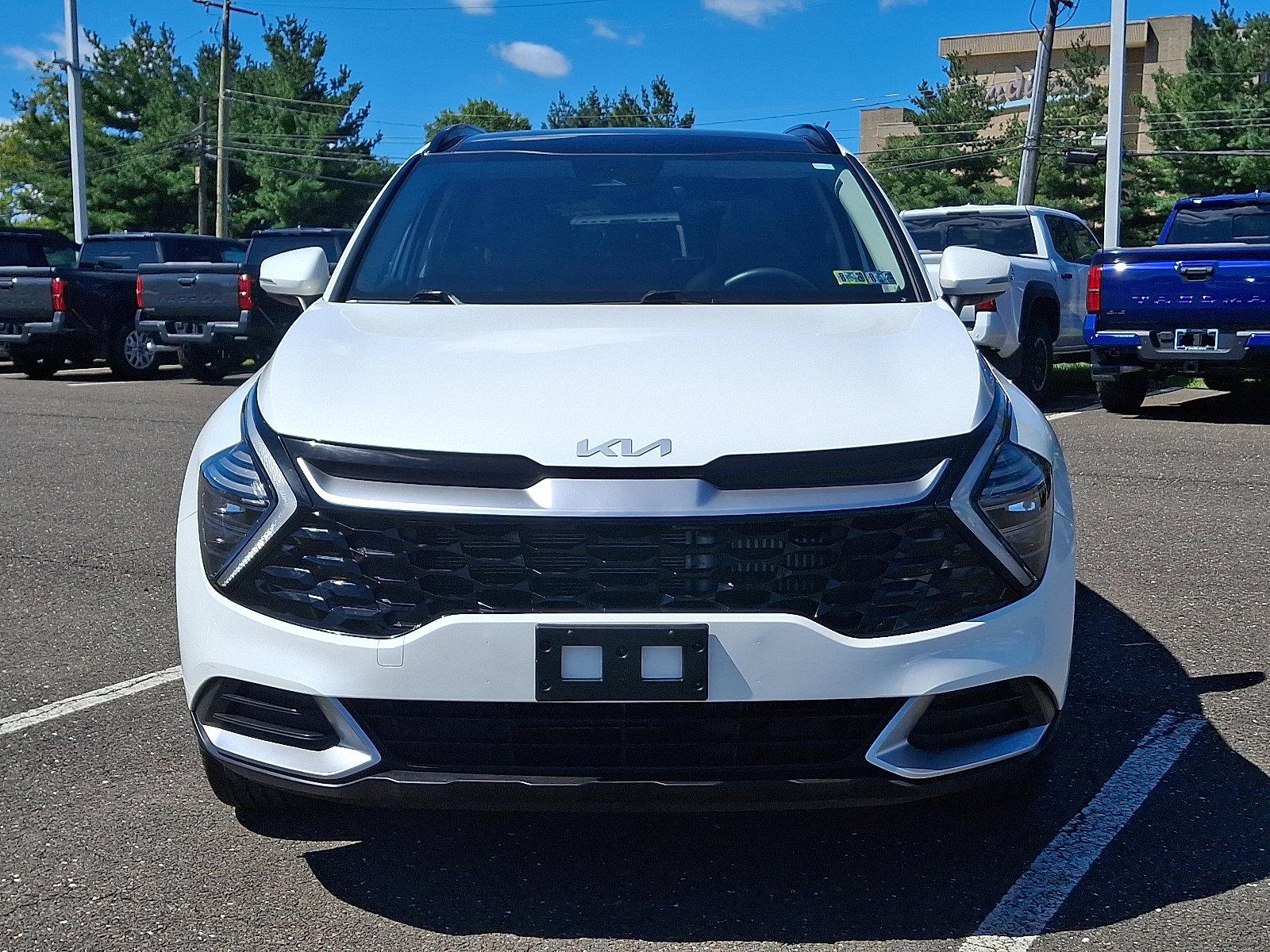 2024 Kia Sportage Hybrid Vehicle Photo in Trevose, PA 19053