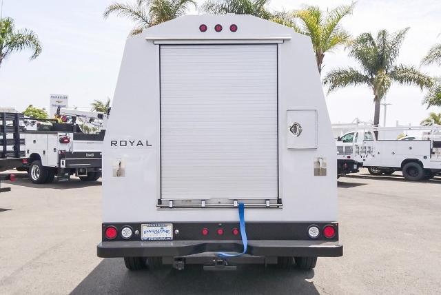 2023 Chevrolet Silverado Chassis Cab Vehicle Photo in VENTURA, CA 93003-8585