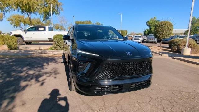 2025 Buick Enclave Vehicle Photo in GOODYEAR, AZ 85338-1310